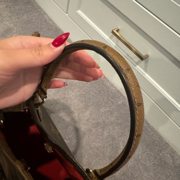 LOUIS VUITTON Reverse “On The Go” GM Tote - Picture 7 of 16